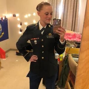 Meet your Posher, Marisa